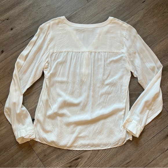 🔥SALE - any 4/$20. William Rast Blouse - Picture 5 of 5